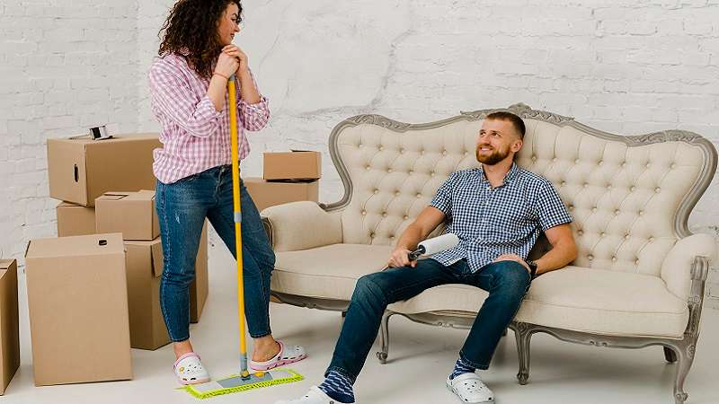 A simple cleaning schedule for couples who are always on the move