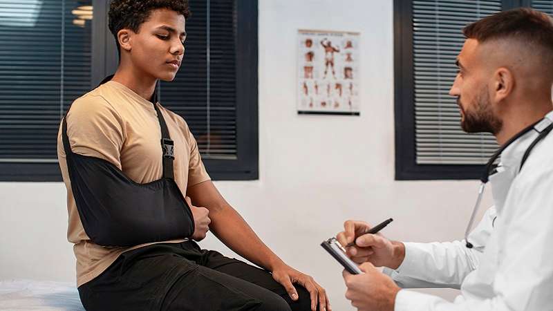 How Workers Compensation Lawyers Help After Neck, Shoulder, or Knee Injuries