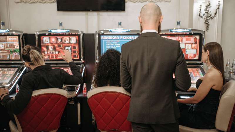 Makes Online Slot Games